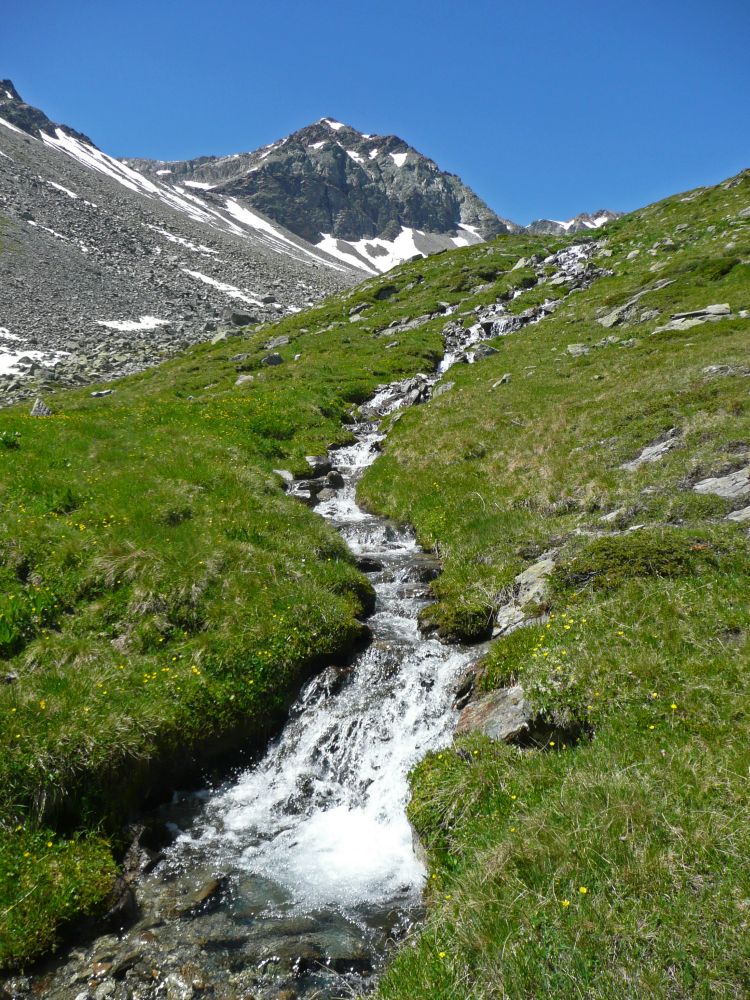 Wasserfall über Alp Fless Dadaint