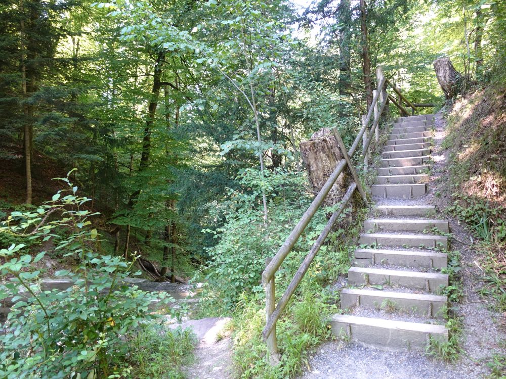 Treppe beim Aabach-Wasserfall