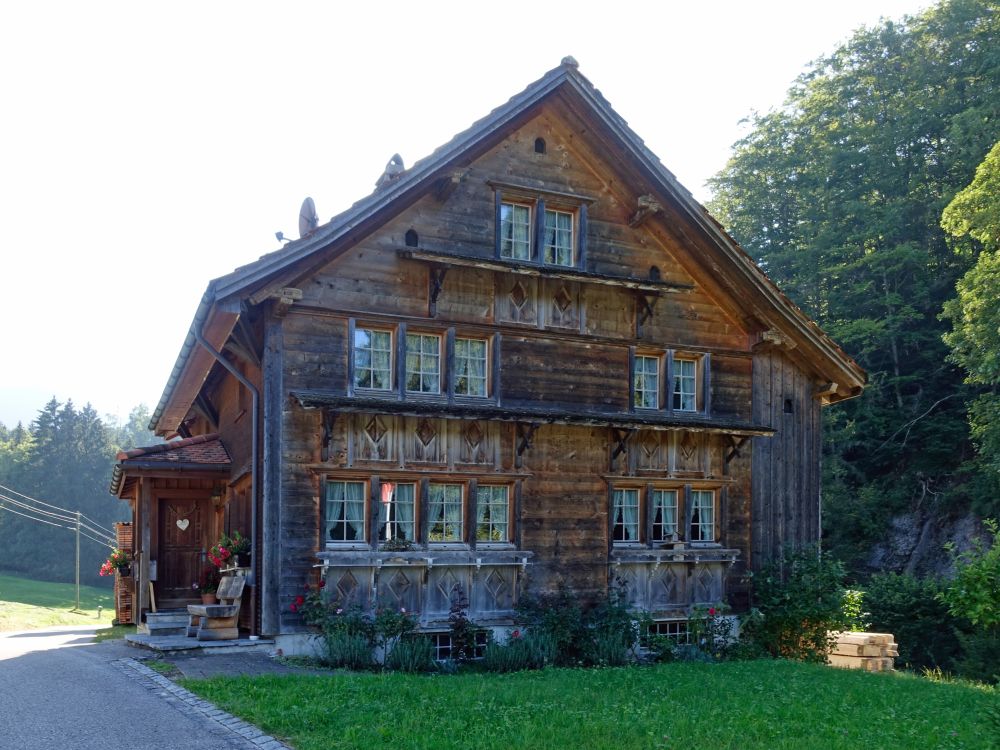 Holzhaus bei Jonenholz