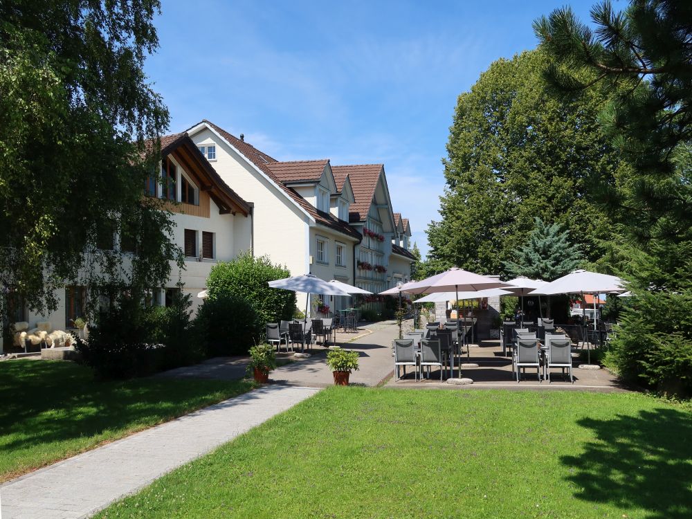 Hotel Wolfensberg mit Terrasse