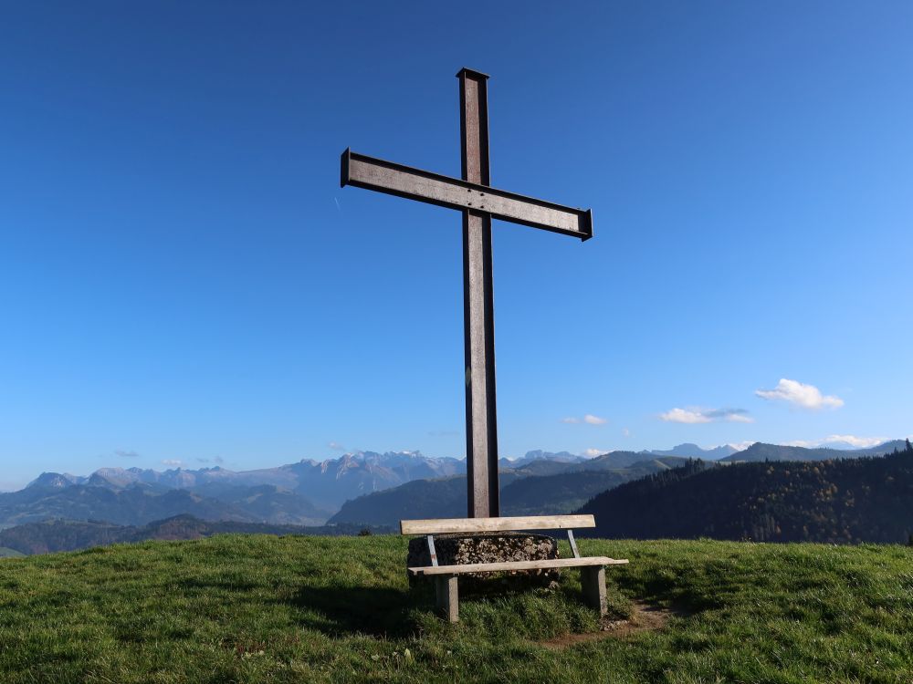 Gipfelkreuz mit Sitzbank