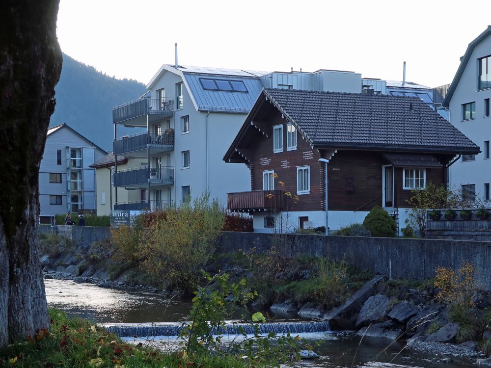 Holzhäuschen an der Alp