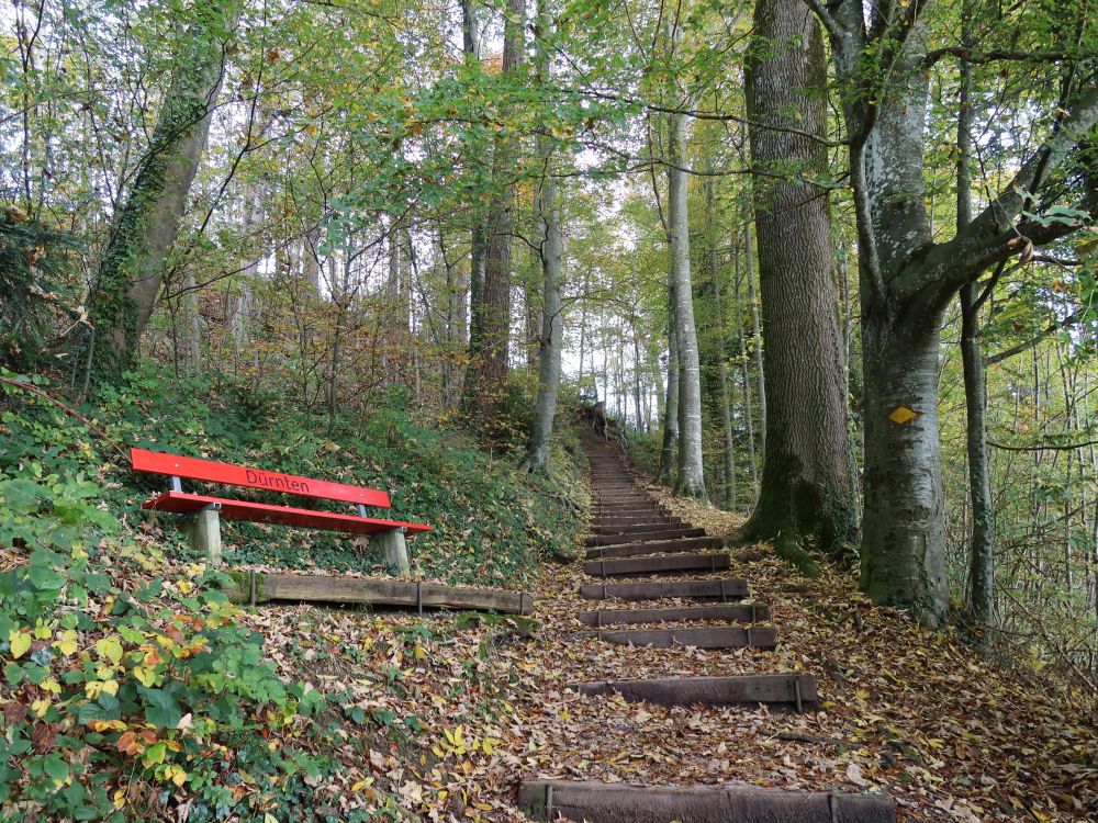 Sitzbank an der Treppe