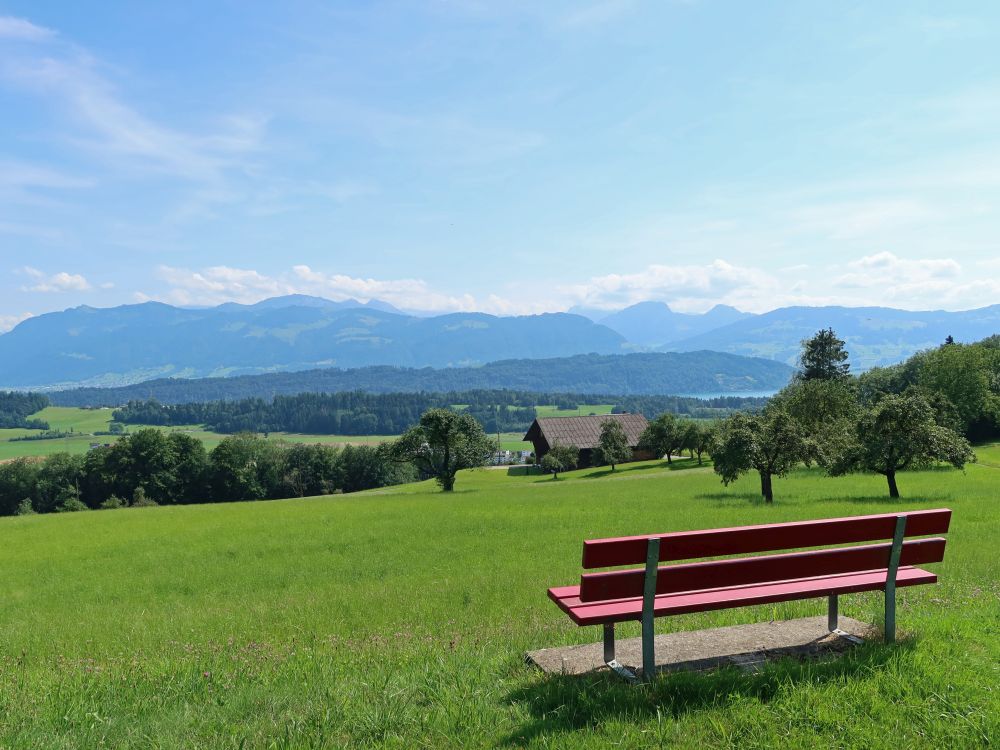 Sitzbank mit Bergsicht