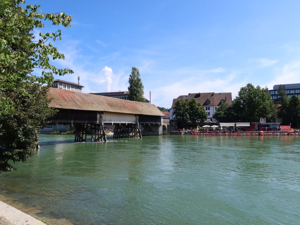 Alte Holzbrücke und Aarebistro