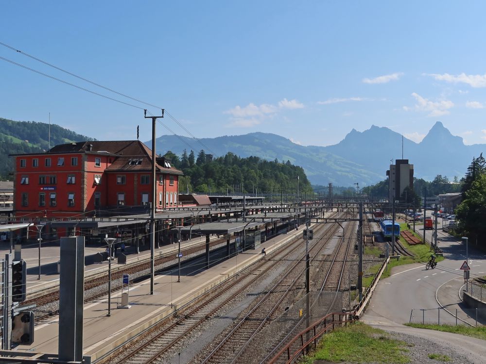 Bahnhof Goldau und Mythen