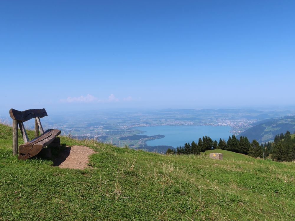 Sitzbank und Zugersee