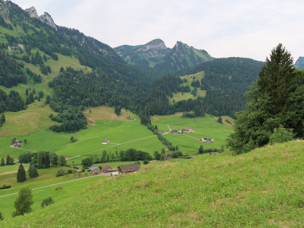 Gulmen und Stogg, darunter Dergeten