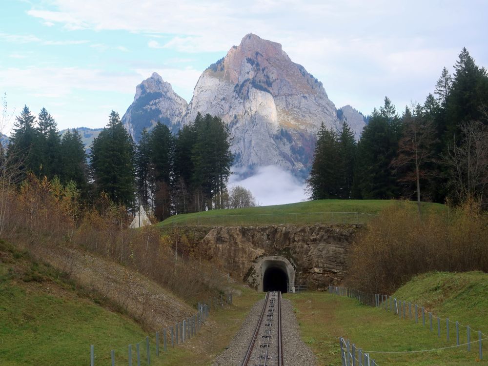 Mythen und Stoosbahntunnel