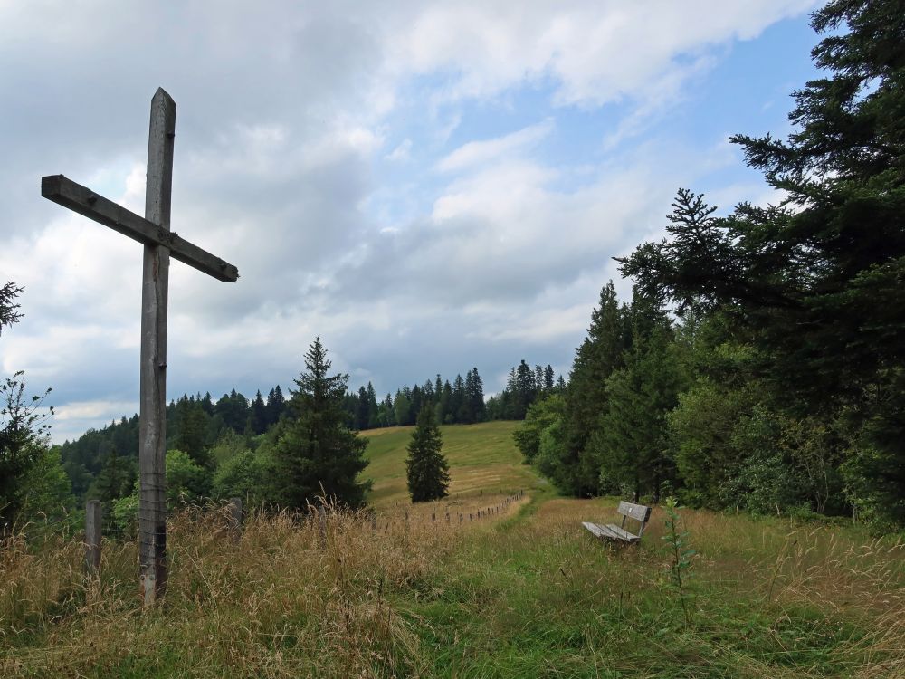 Gipfelkreuz mit Sitzbank