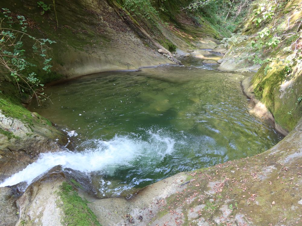 Wasserfall mit Becken