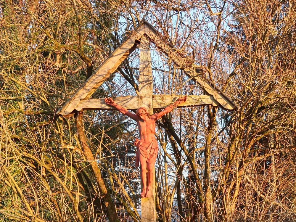 Kreuz im Abendlicht