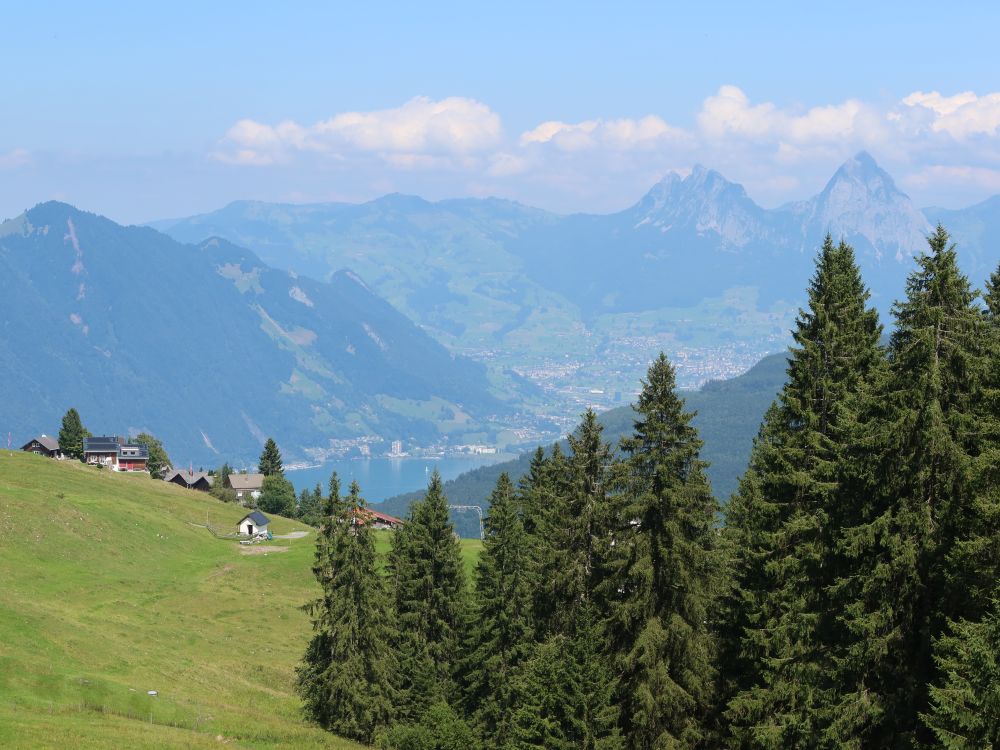 Blick Richtung Stockalp mit Urmiberg und Mythen
