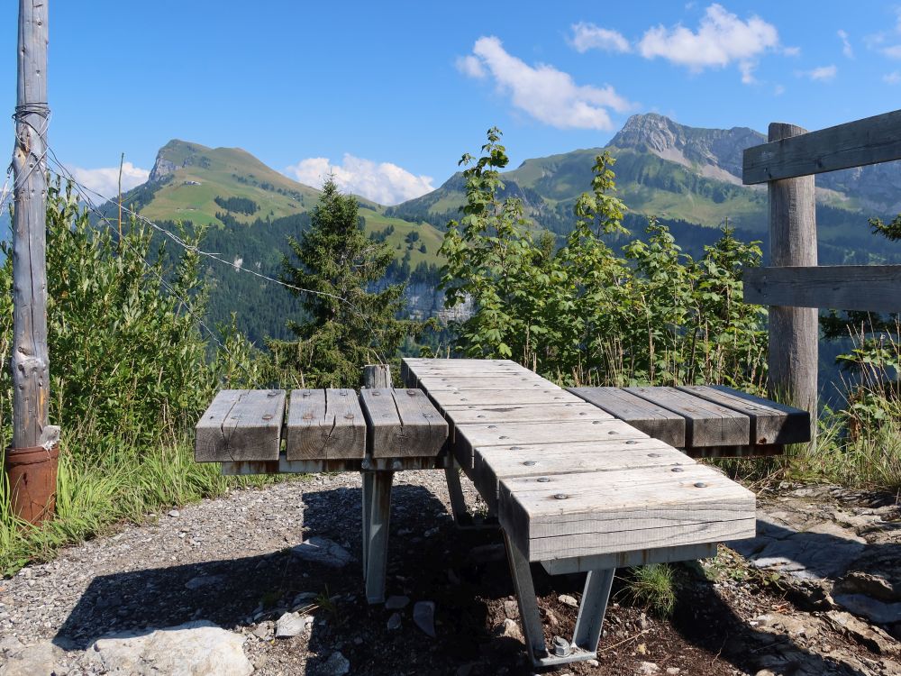 Sitzbank mit Niderbauen und Oberbauenstock