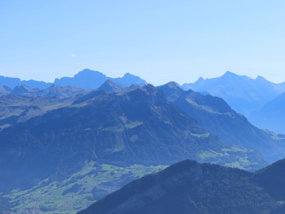 Fronalpstock in Bildmitte