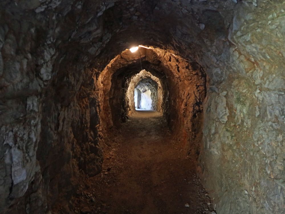 beleuchteter Tunnel