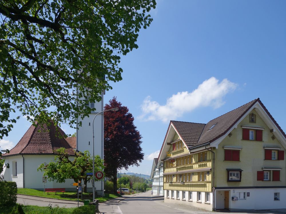 Kirche und Gasthaus Hirschen