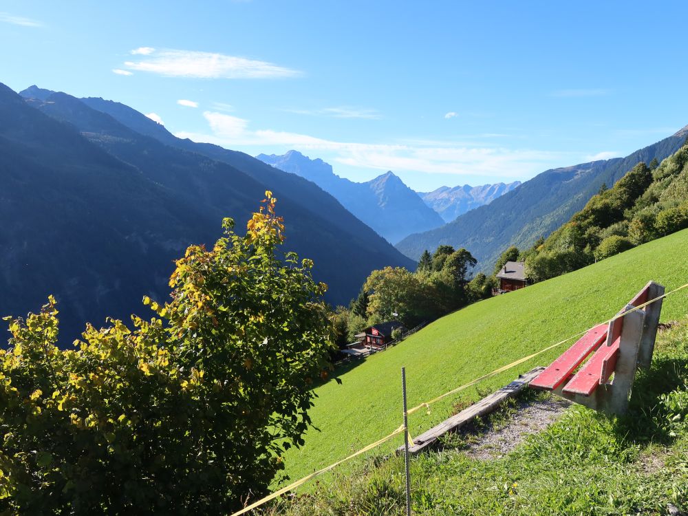 Sitzbank mit Blick zum Vorder Glärnisch