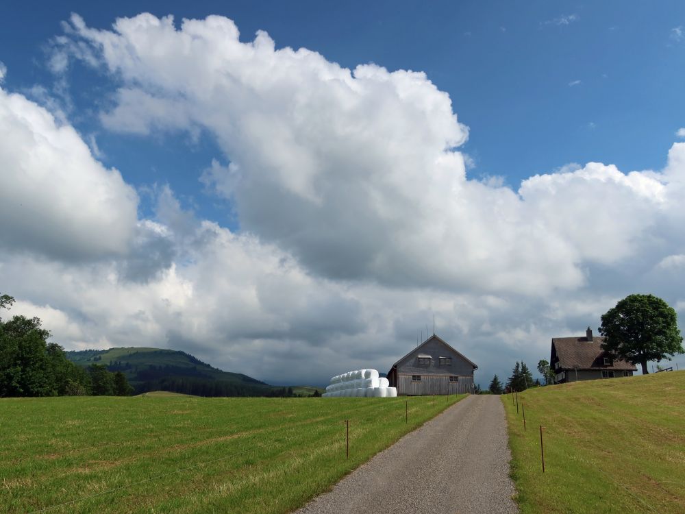 Wolken über Oberbarenegg