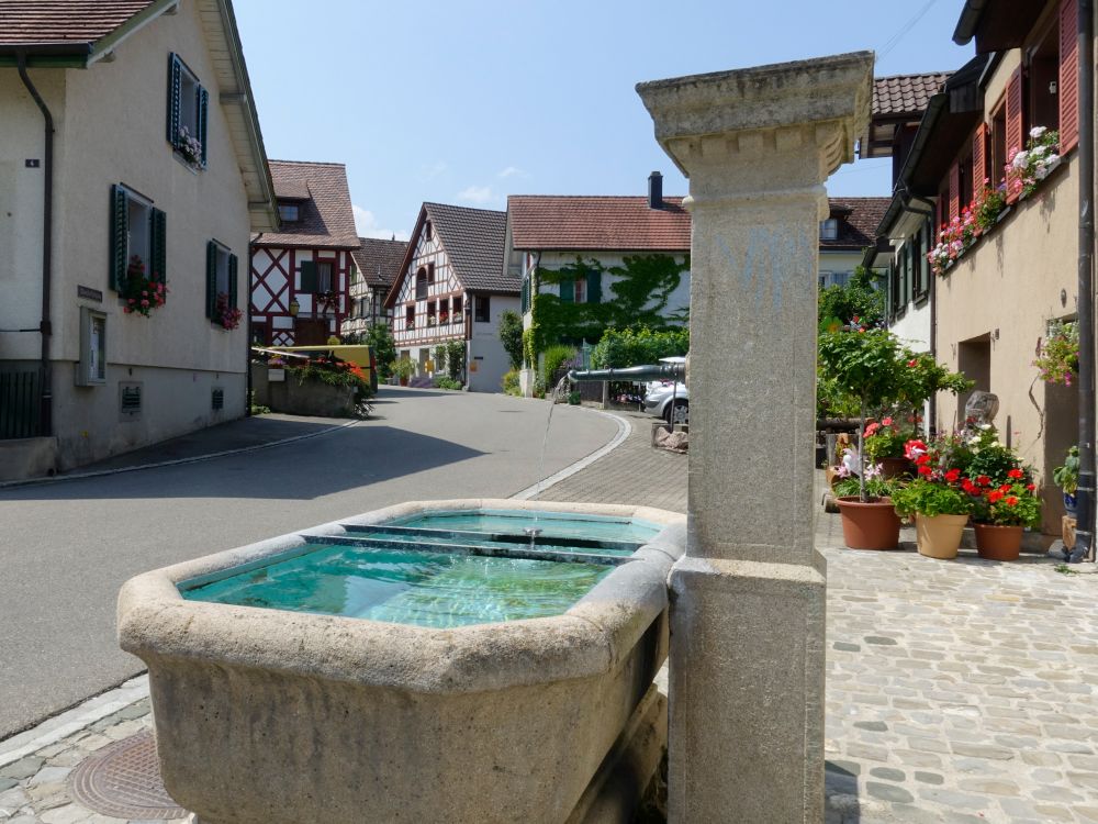 Dorfbrunnen in Berlingen