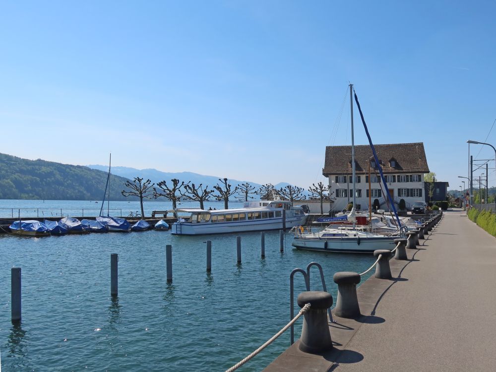 Restaurant Bad am See mit Hafen