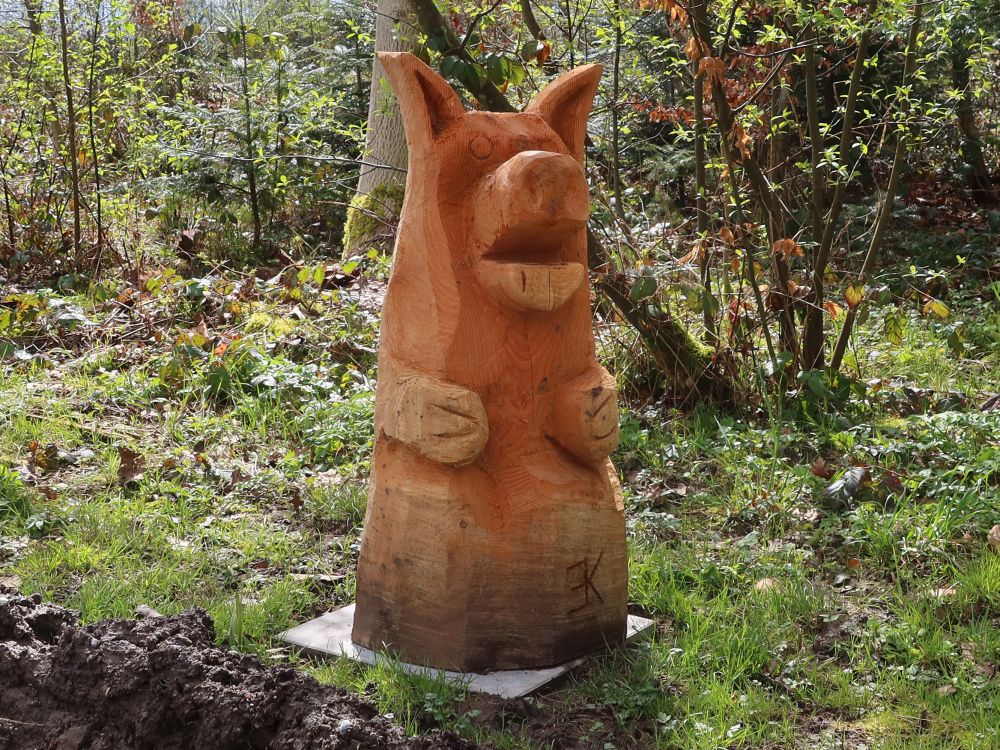 Holzfigur Schwein