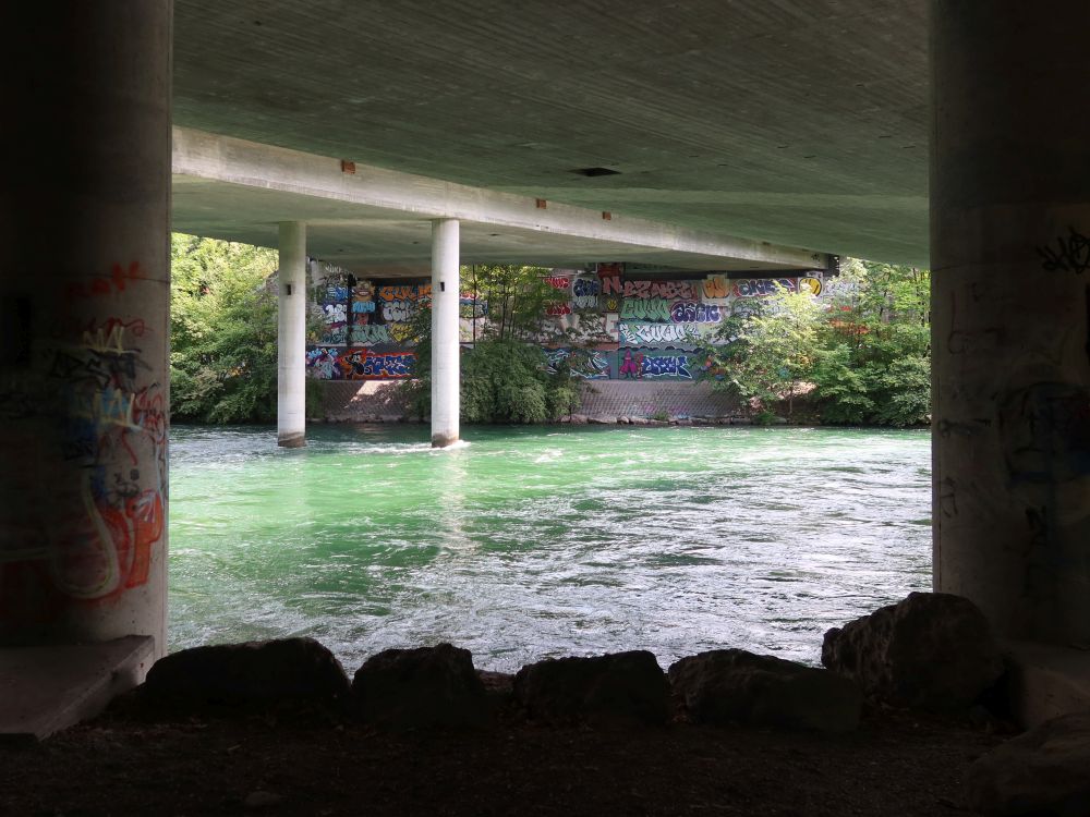 Grafitti unter der Brücke