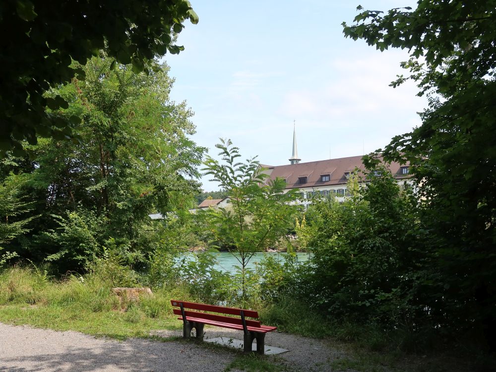 Sitzbank und Kloster Rathausen