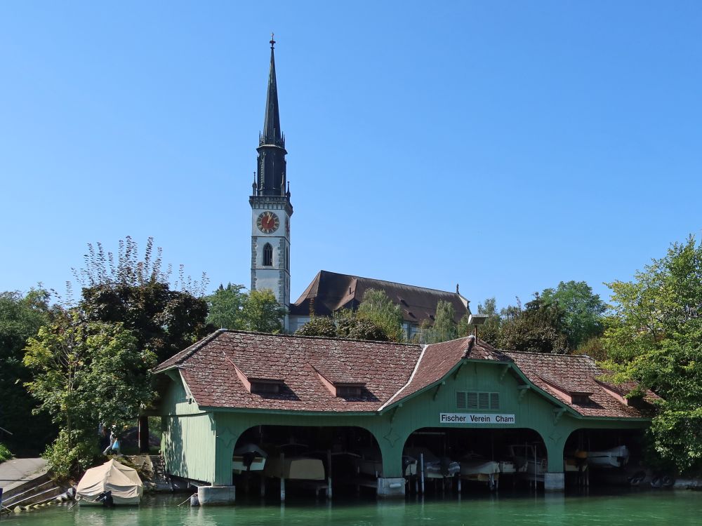 Bootshaus und Kirche St. Jakob