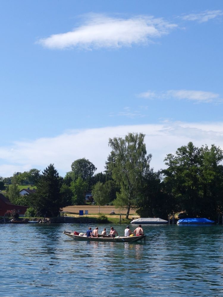 Boot im Rhein