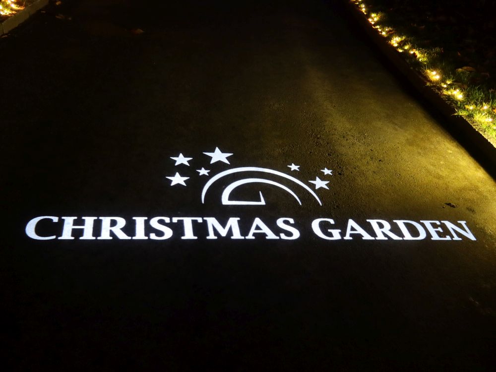 Schriftzug auf dem Weg