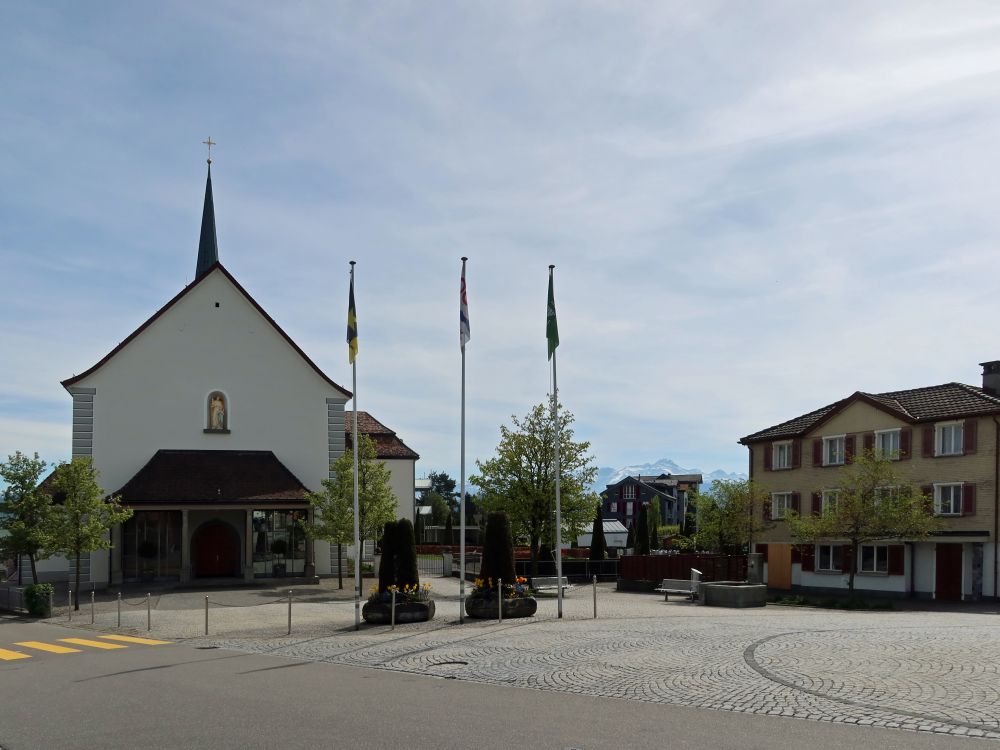 Kirche am Dorfplatz