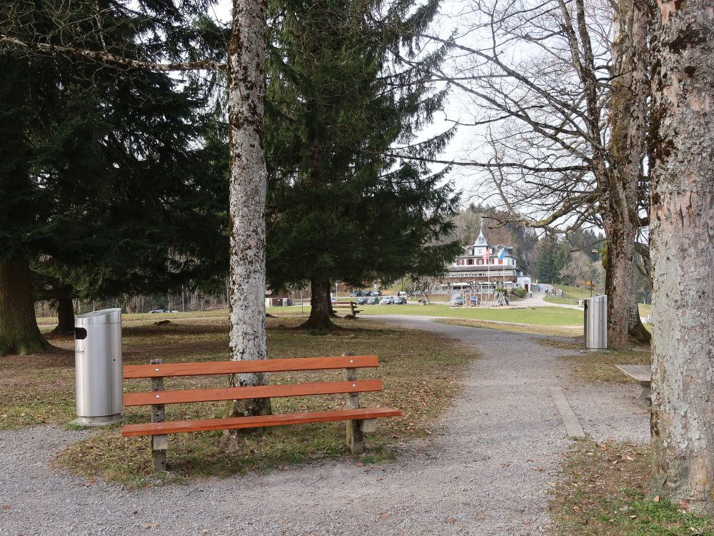 Sitzbank auf Okenshöhe