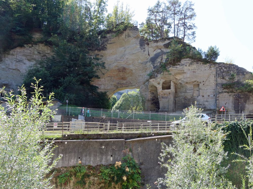 Felsloch im Sous-Dürrenbuhl