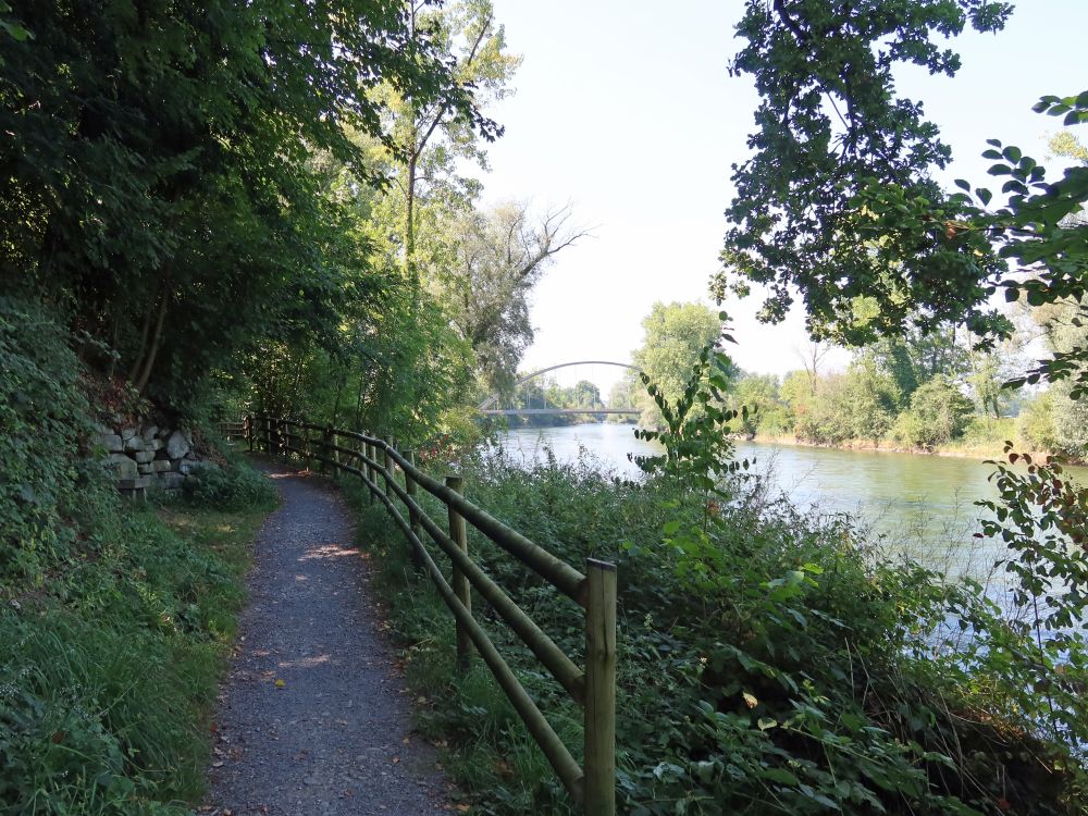 Josef-Roos-Weg und Blick zur Rooter Bogenbrücke