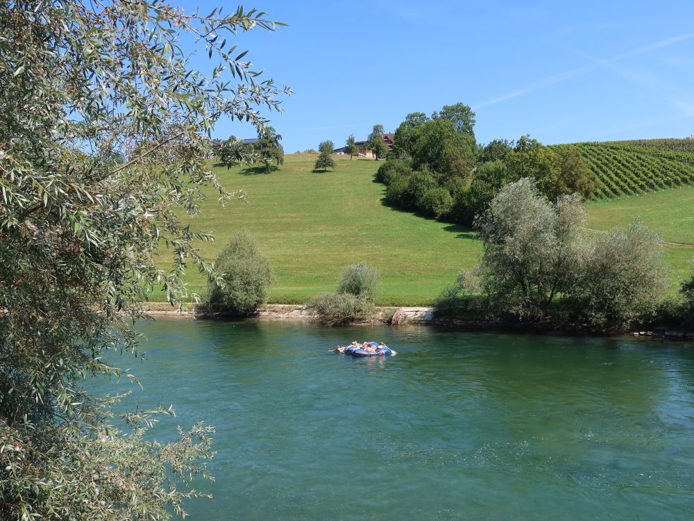 Schlauchboote auf der Reuss