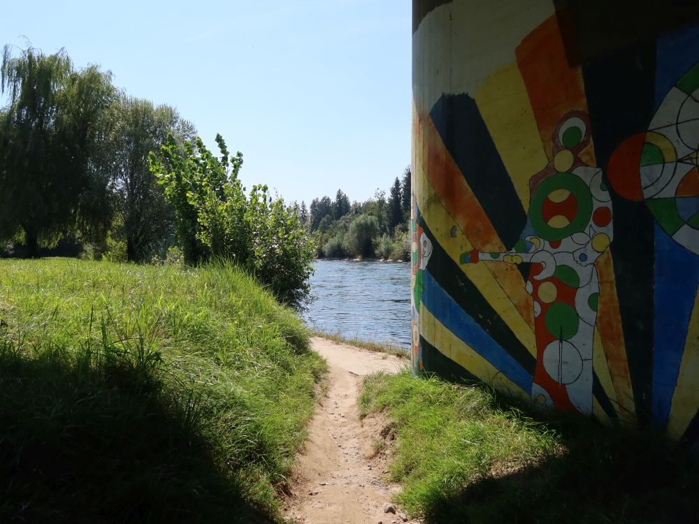 Grafitti am Brückenpfeiler
