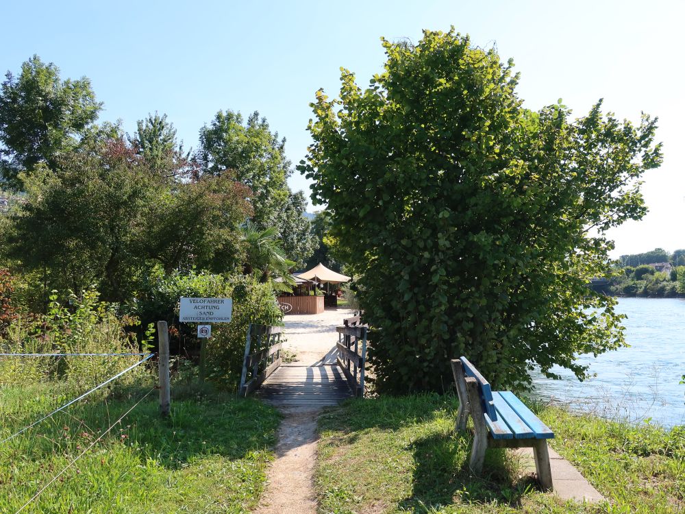 Sandpiste am Reussufer