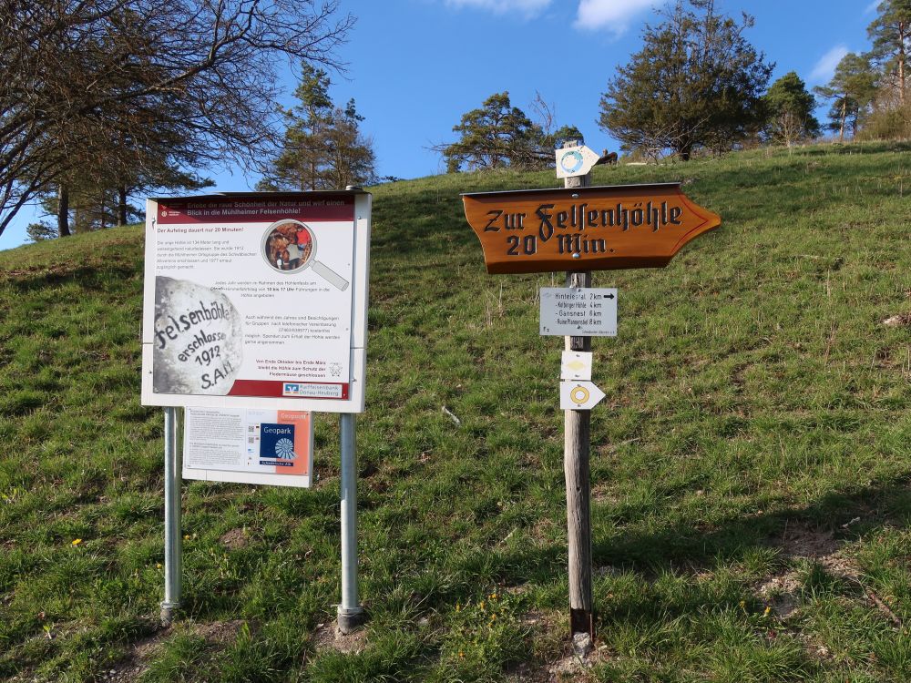 Infotafel und Wergweiser