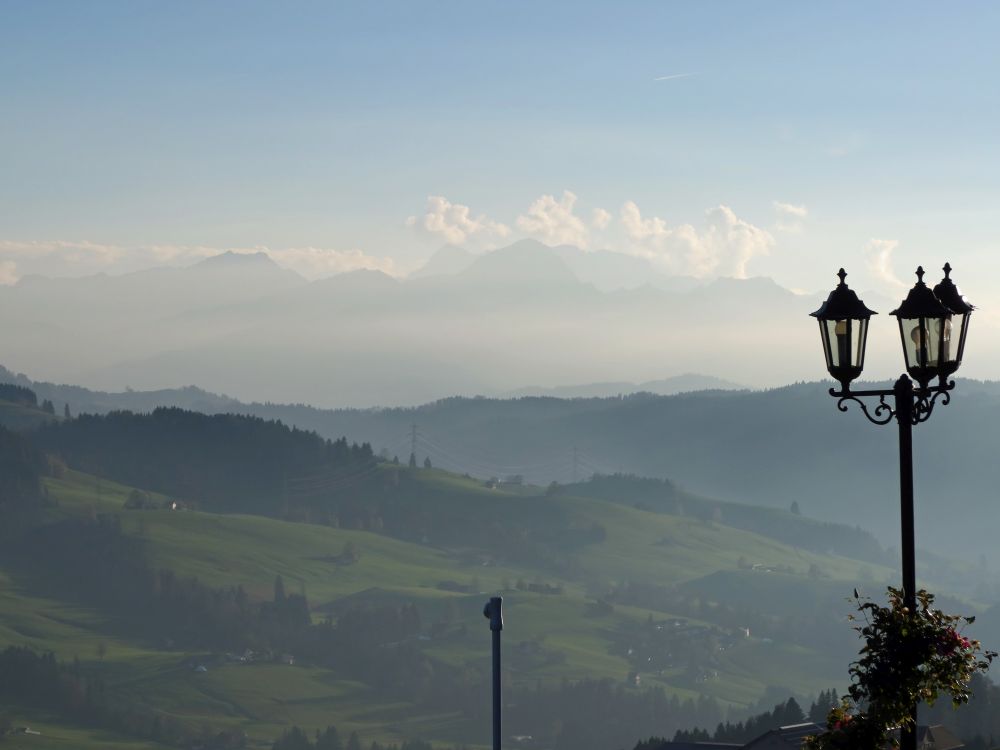 Alpen im Dunst