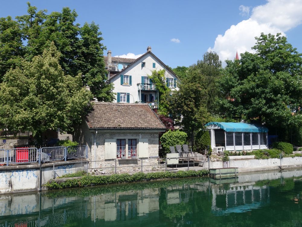 Häuschen an der Limmat