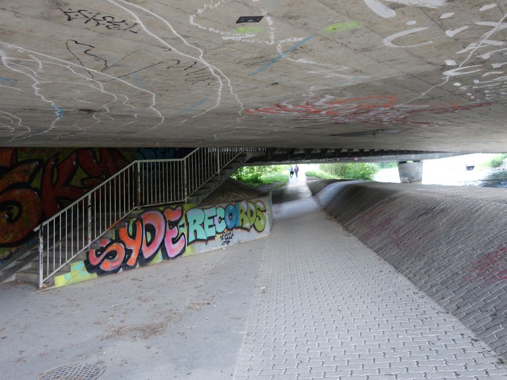 Autobahnunterführung