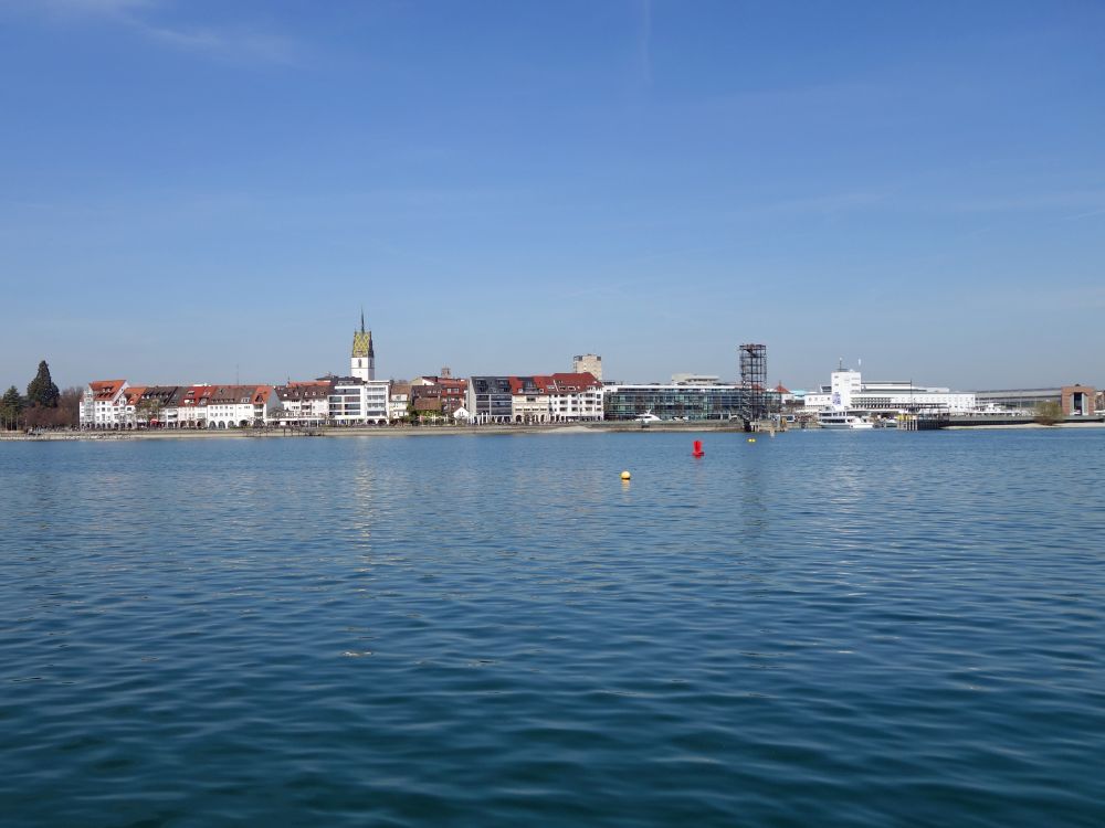 Uferpromenade und Hafen von Friedrichshafen