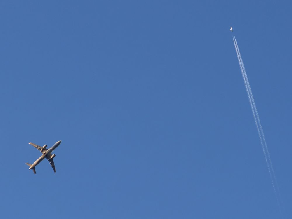 Flugzeuge am Himmel