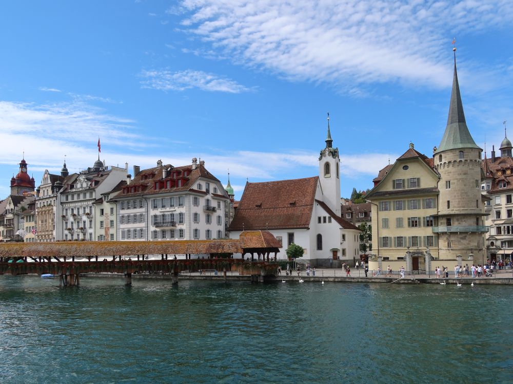 Rathausquai mit Peterskapelle