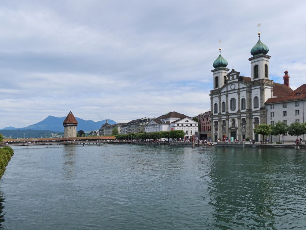 Rigi, Wasserturm und Jesuitenkirche