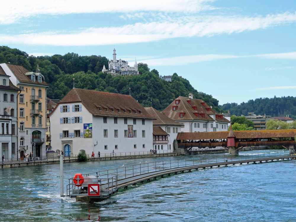 Reusswehr und  Chateau Gütsch