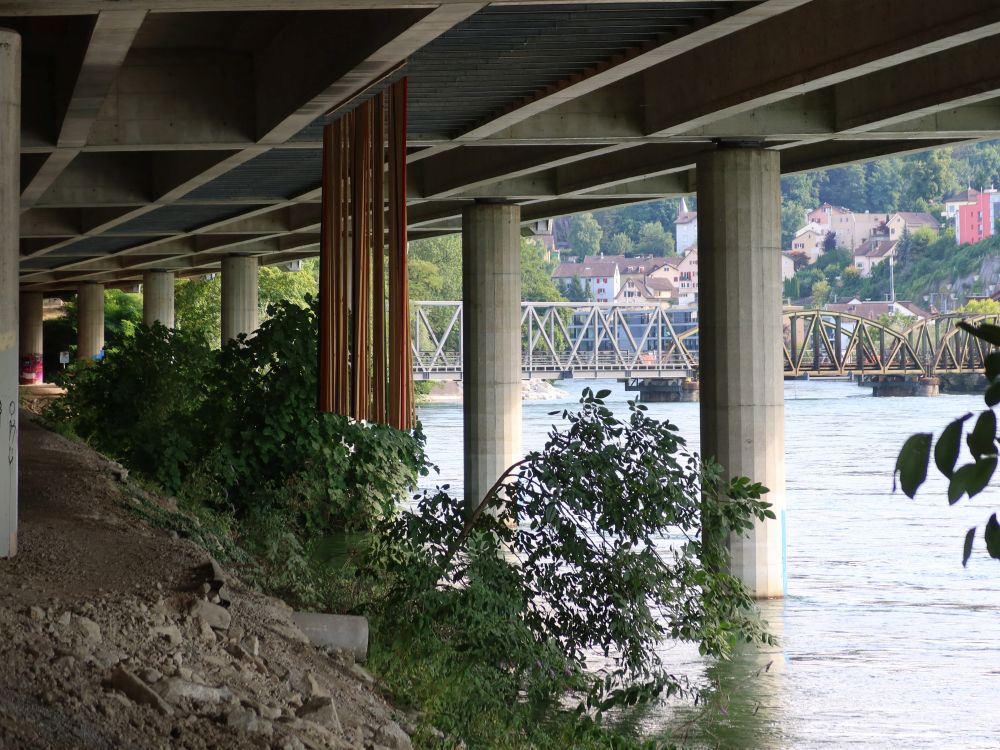 unterm Lehnenviadukt