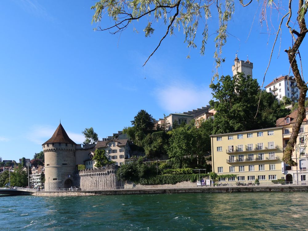Nölliturm und St. Karliquai