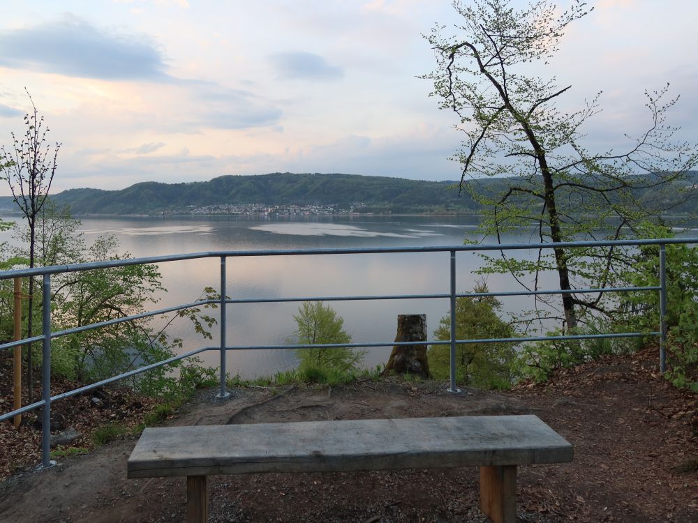 Sitzbank am Aussichtspunkt